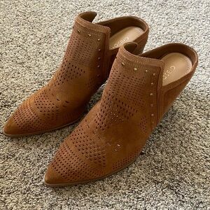 Gibson Latimer suede booties 8.5